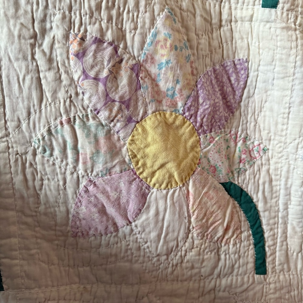 1930s‎ Reworked Flower Quilt - Picture 9 of 13